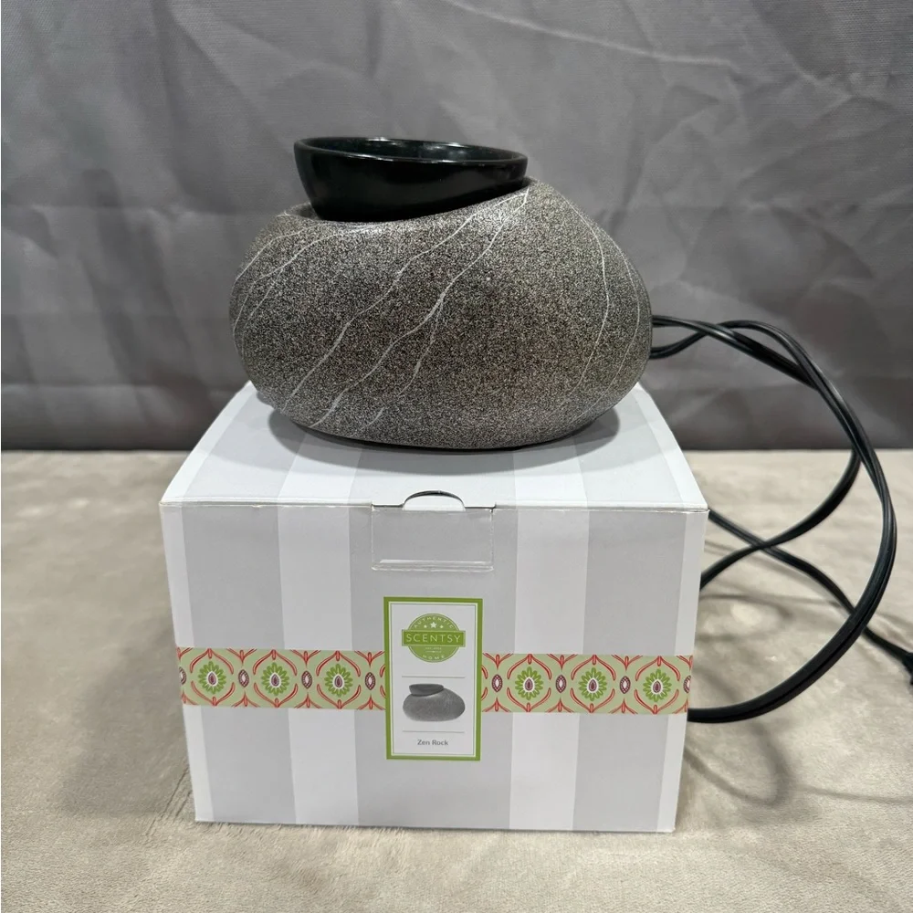 Retired Scentsy Zen Rock Gray and Black Warmer